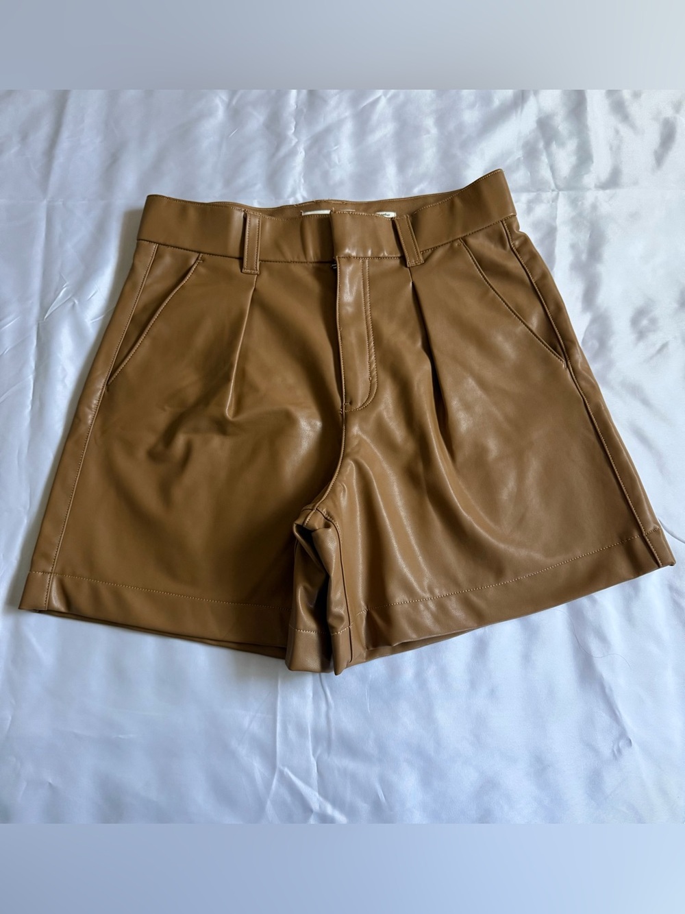 Abercrombie & Fitch High-Waist Faux Leather Shorts in Camel Brown M